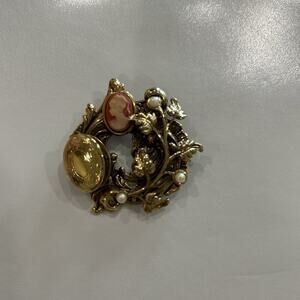 Vintage Nouveau Left Face Cameo Locket BROOCH, Costume Jewelry, Pin, Old money